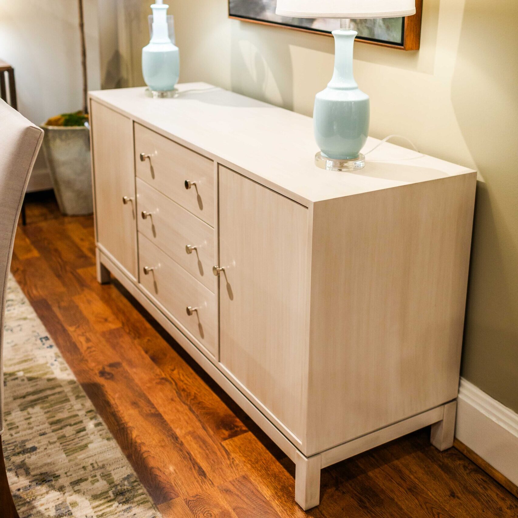 GC dining console