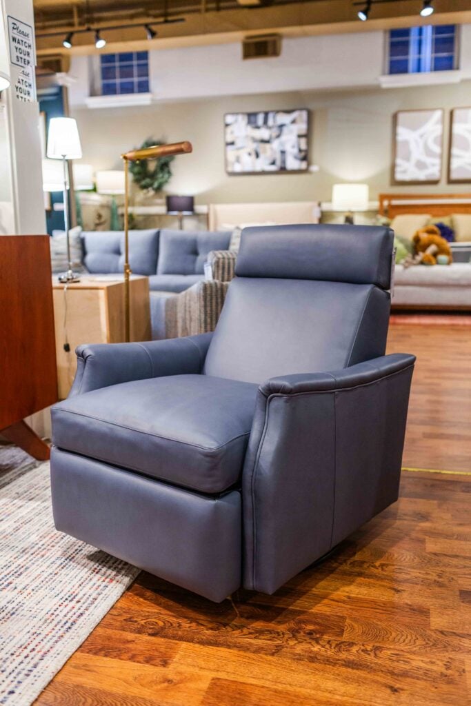 Stickley Laurel Saddle-Arm Swivel Recliner