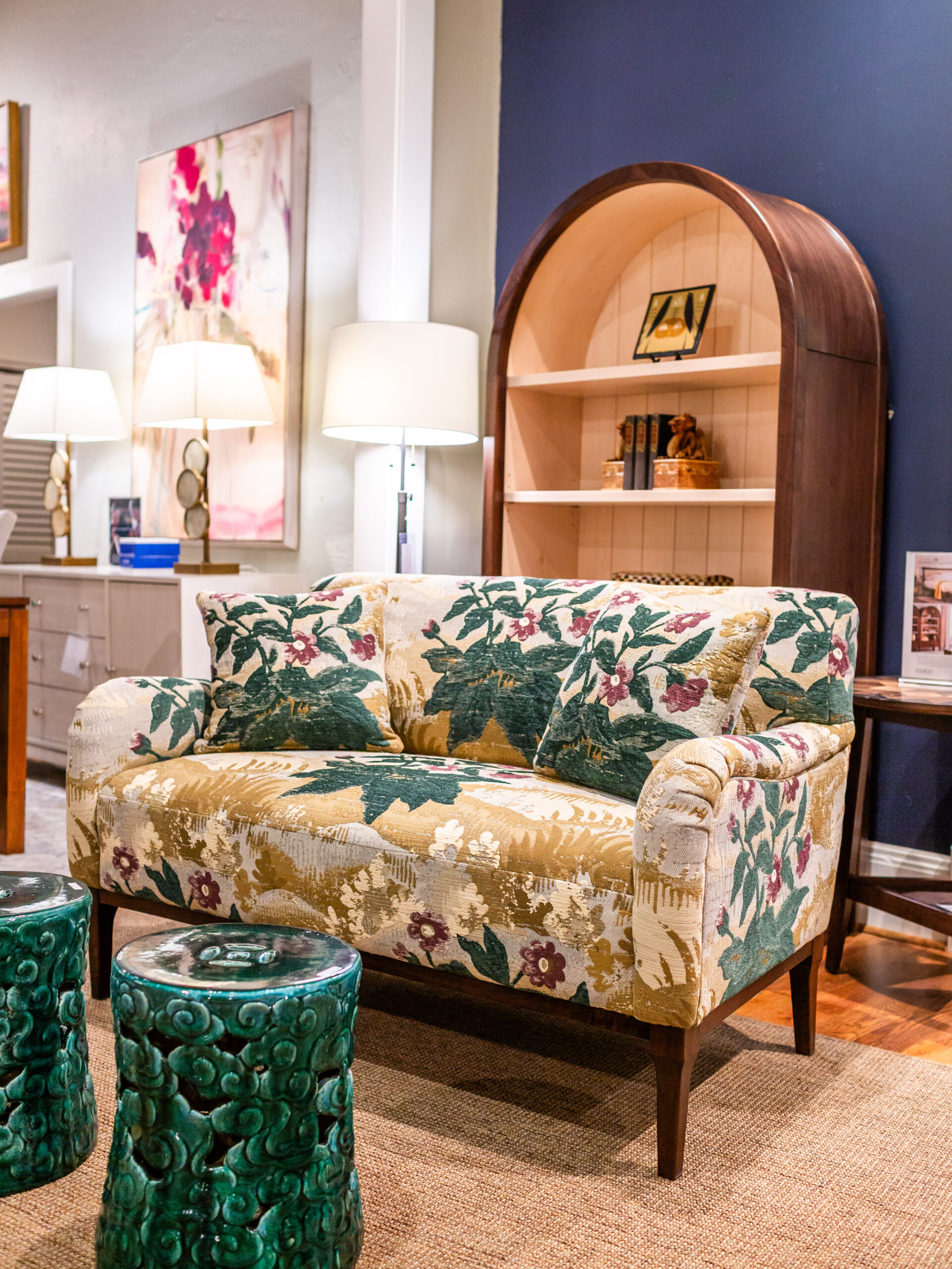 SK Hudson Valley 55 in Settee