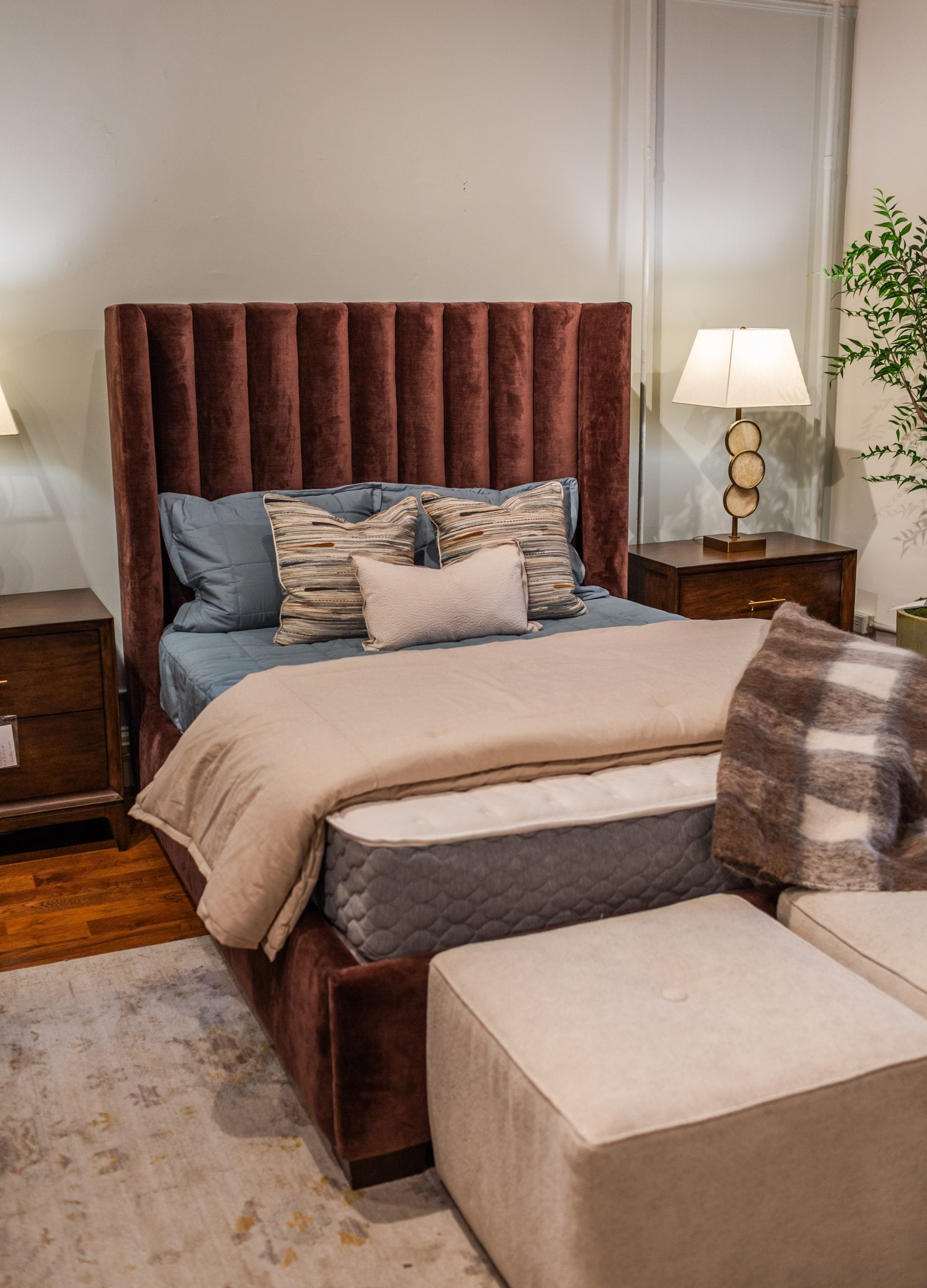 HH upholstered bed 2