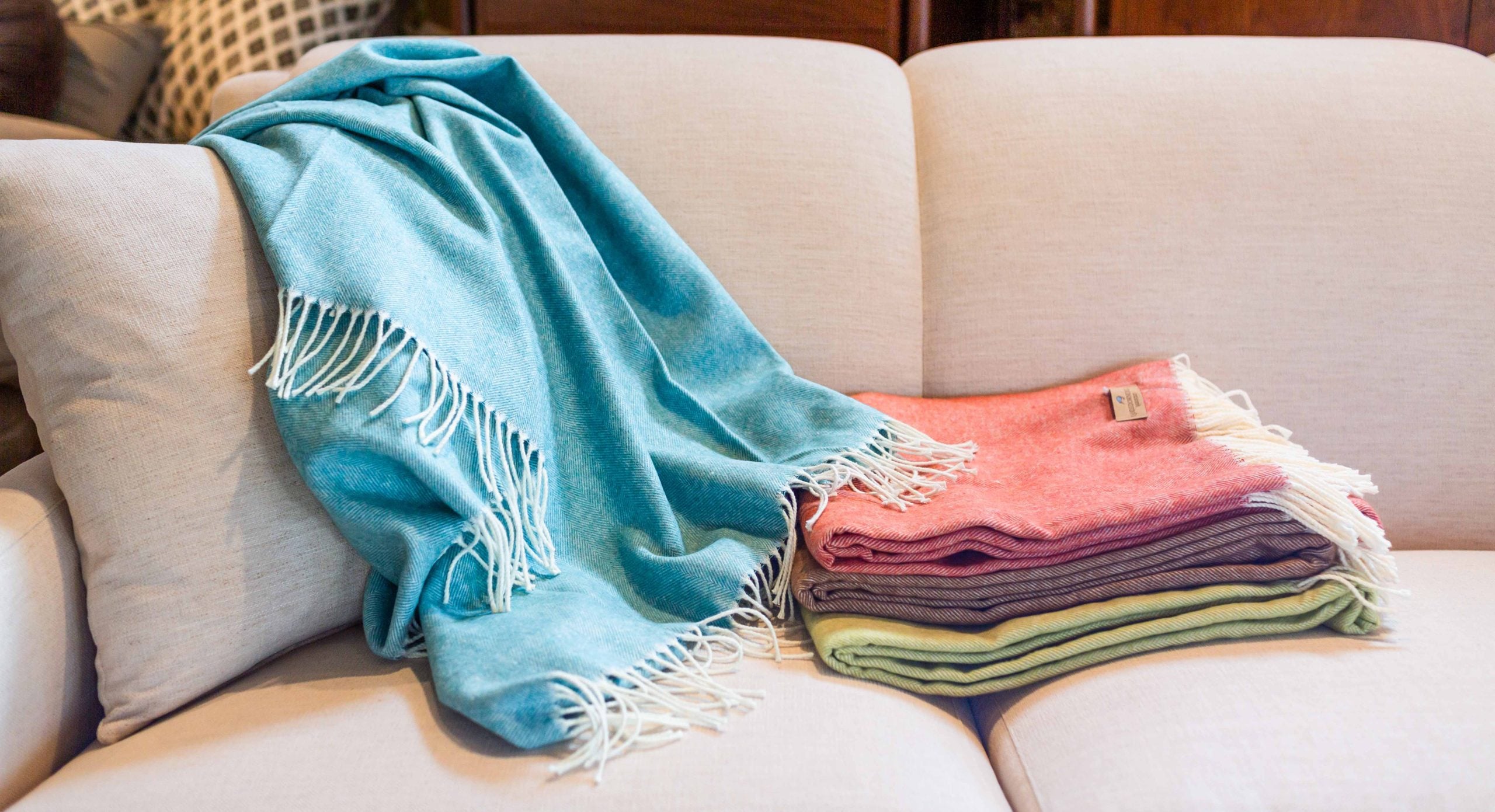 Achieving a cozy, autumnal space when youโre not a fan of seasonal decorย